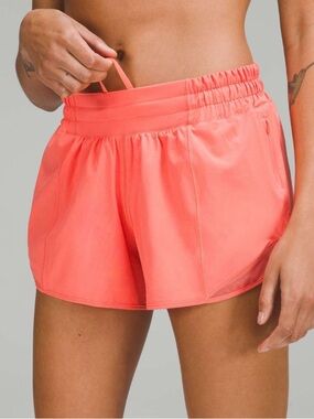 Lululemon Hotty Hot 4” LR shorts
